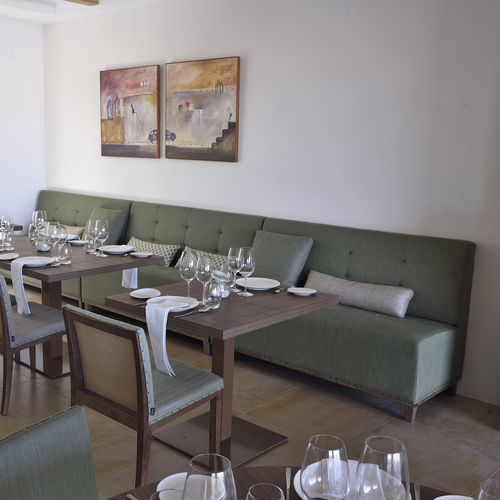 Banco estofado contemporâneo - ATLANTIS - Casual Home & Contract - em tecido / contract / cinza