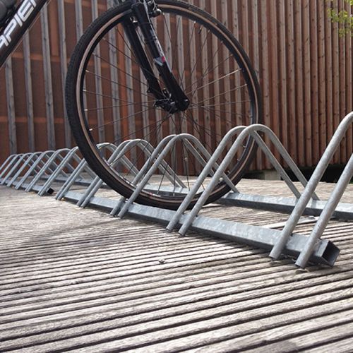 Bicicletário de piso - INFINITE - Bailey streetscene - para espaço público / em aço galvanizado / da linha comercial