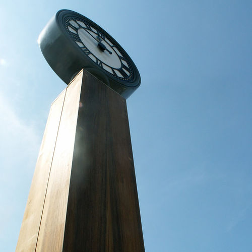 Relógio contemporâneo - TOWER - Woodscape. - para instalação em mastro / analógico / para espaço público