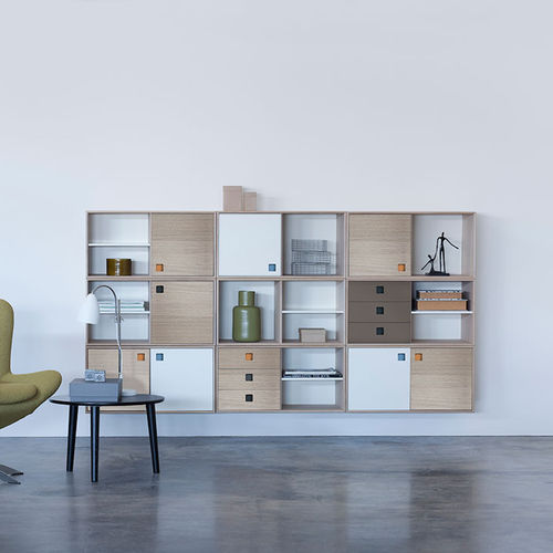 Estante de parede - CHOICE - PBJ Design House - modular / contemporânea / em carvalho
