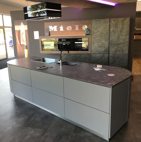 Tampo de bancada em pedra reconstituída - NOBLE IMPERIAL GREY - Technistone a.s. - para cozinha / cinza / polido