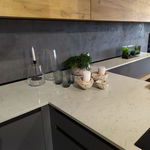 Tampo de bancada em pedra reconstituída - NOBLE ARETI BIANCO - Technistone a.s. - para cozinha / branco / polido