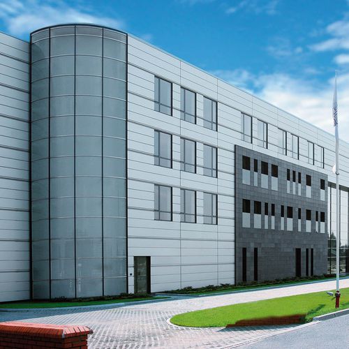 Revestimento de fachada tipo cassete - OFFICE BUILDING AND WAREHOUSE MAGO - ALUCOBOND - em compósito / em alumínio / de encaixe