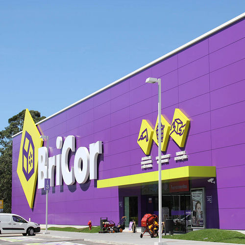 Revestimento de fachada em painéis - SHOPPING CENTRE BRICOR NASSICA - ALUCOBOND - em alumínio / em compósito / de encaixe