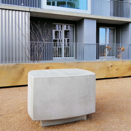Banco para espaço público contemporâneo - BLED - GreenBlue Urban Ltd - em concreto / sem encosto / sem braços