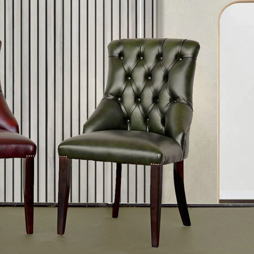 Cadeira de sala de jantar Chesterfield - LUX - Harleq - para ambiente interno / em couro / com base em faia