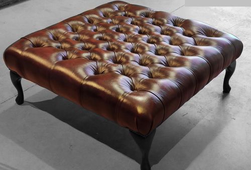 Puff Chesterfield - QUEEN ANNE - Harleq - em couro / em mogno / retangular