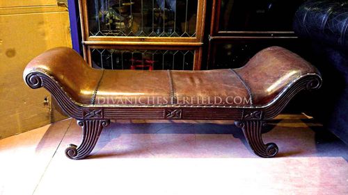 Banco estofado vintage - Harleq - em couro / com base em madeira / marrom
