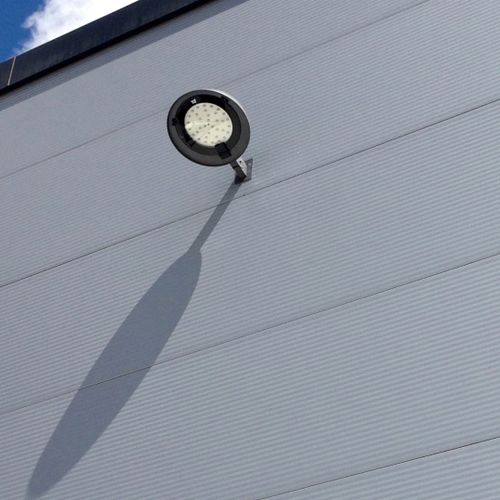Arandela contemporânea - IMETIS - BSI LIGHTING TECHNOLOGIES INC. - para ambiente interno / face em vidro temperado / em aço inoxidável