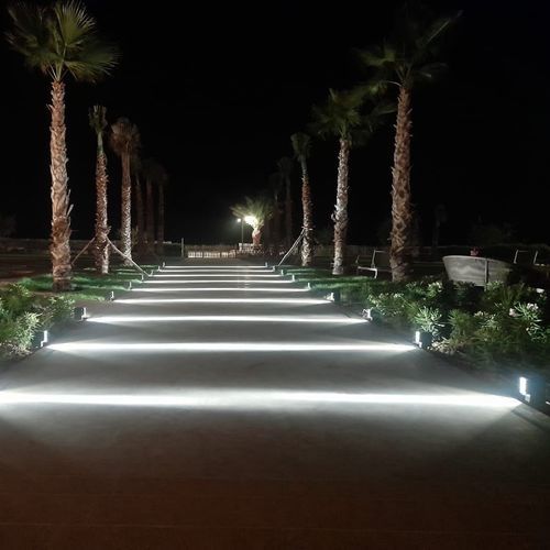 Poste balizador de iluminação de jardim - ILENTI - BSI LIGHTING TECHNOLOGIES INC. - para espaço público / contemporâneo / em alumínio