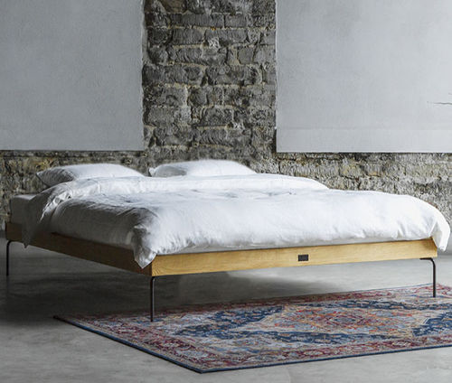 Cama de casal - Ehe - Kaissu - de design minimalista / com certificação FSC / em carvalho