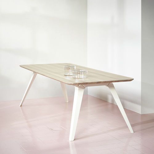 Mesa contemporânea - FOLD - puik - em carvalho / com base em aço / retangular