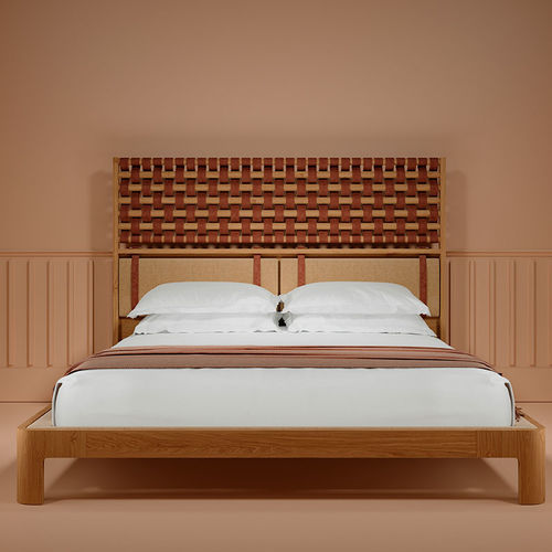 Cama de casal - O’Connell II - WOOD TAILORS CLUB - contemporânea / estofada / com cabeceira