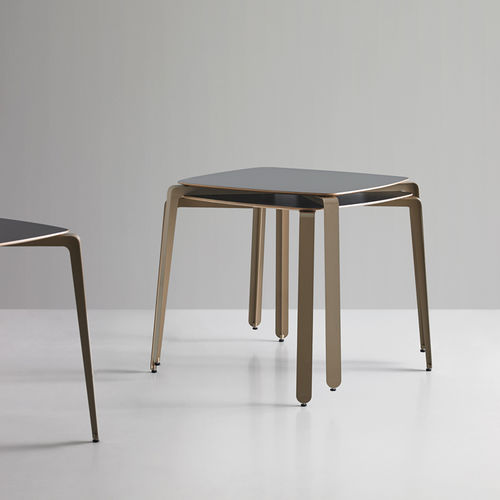 Mesa contemporânea - CUA - Mobboli - em compensado / com base metálica / retangular