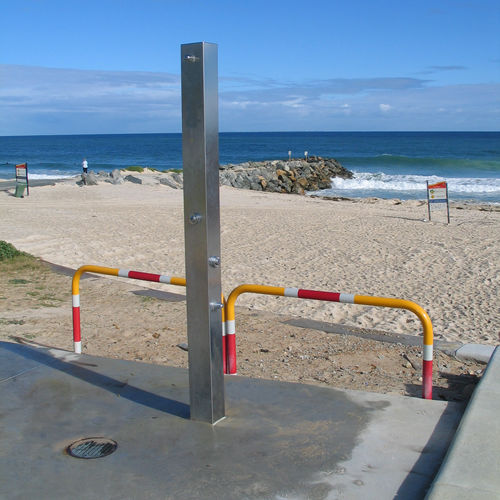 Chuveiro externo multifuncional - SS150 - Urban Fountains and Furniture - em aço inoxidável / da linha comercial