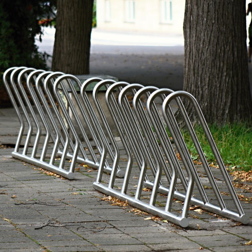Bicicletário de piso - WELDI - STREETPARK s.r.o. - para espaço público / em aço inoxidável / da linha comercial