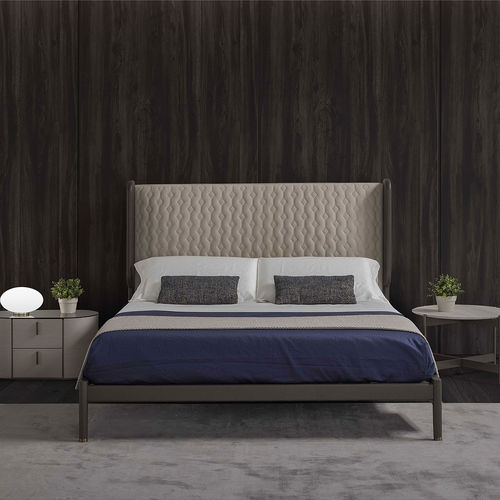 Cama de casal - HUGS - Conte - contemporânea / estofada / com cabeceira