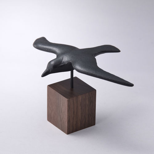 Escultura em ferro fundido - TR-02 - Chushin Kobo Co., Ltd. - preta / azul / marrom