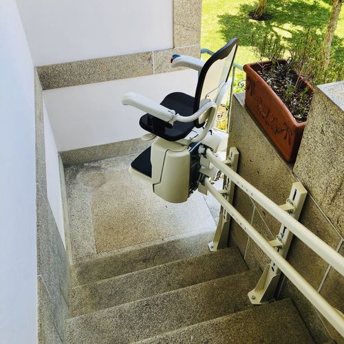 Cadeira elevatória para escadas para ambiente externo - Liftech - motorizada / giratória