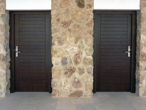 Porta interna - Puertas Dayfor SL - em madeira / de abrir / contemporânea