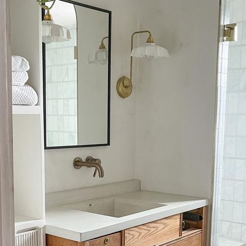 Arandela para banheiro - Lyngard - contemporânea / para ambiente interno / em latão