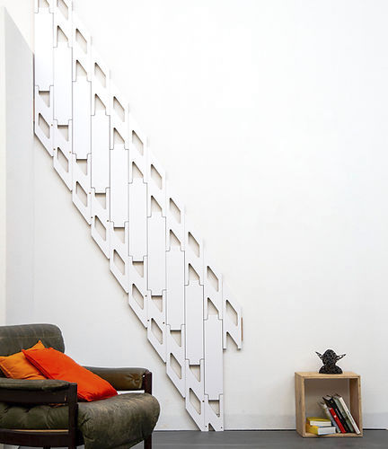 Escada reta - Slim - raumvonwert - com degraus em madeira / com estrutura em madeira / da linha residencial