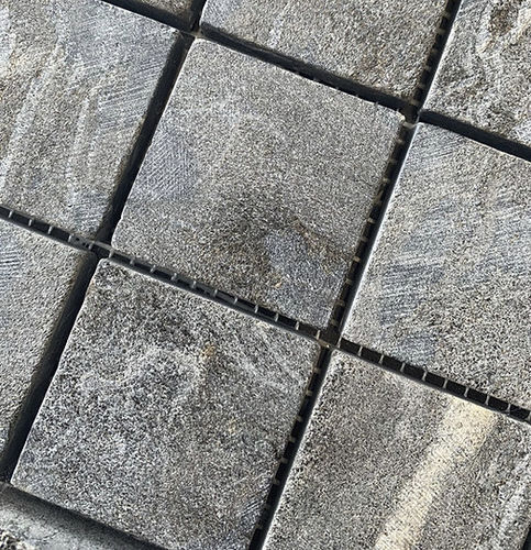 Pastilhas em pedra natural - CARBONE TUMBLED - BRAZILIAN STONES - para ambiente interno / de parede / de piso