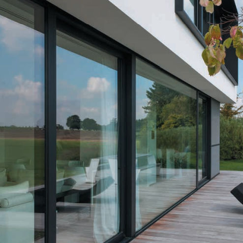 Porta para ambiente externo - SMARTLINE - Sapa Building Systems - em alumínio / de fibra de vidro / de correr