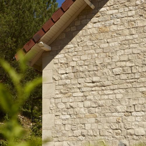 Placa de revestimento aparente em pedra natural - BORIE D'AUBEROCHE - OCCITANIE PIERRES - para área externa / colada / para sistema de fixação antigo