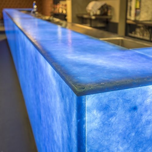 Balcão para bar - OCEAN - OCCITANIE PIERRES - em vidro / em U / com iluminação