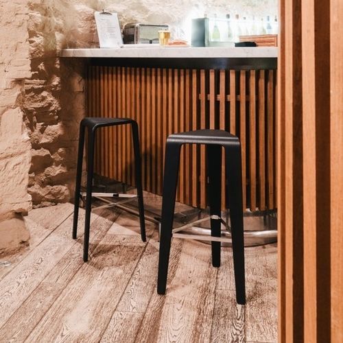 Banqueta alta contemporânea - PLY  - Arper - em compensado / de madeira curvada / com base em aço cromado