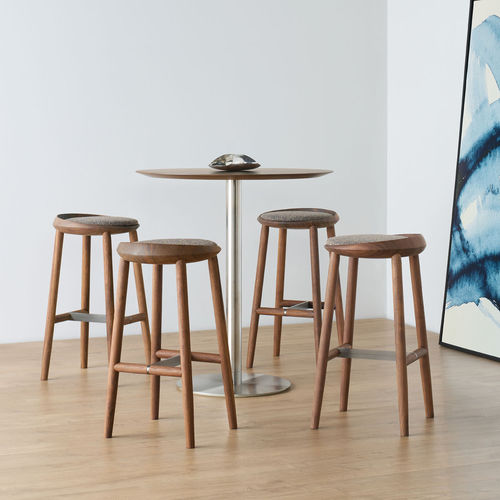Banqueta alta contemporânea - LARGO - BERNHARD design - em couro / em tecido / com base em madeira maciça