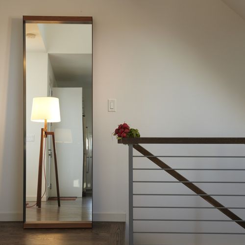 Espelho de piso - BLU DOT - contemporâneo / retangular / em nogueira