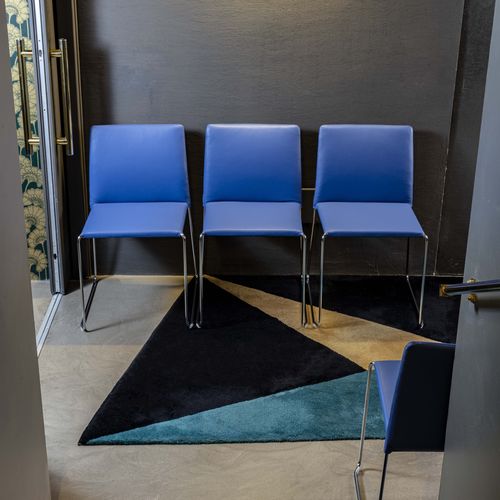 Cadeira contemporânea - BIZZY - ENRICO PELLIZZONI - para ambiente interno / em couro / em tecido