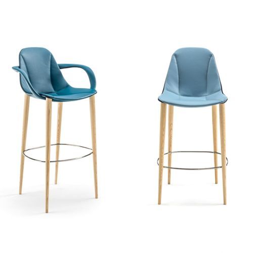 Cadeira alta contemporânea - COUTURE - ENRICO PELLIZZONI - para ambiente interno / em couro / com base em madeira