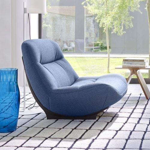 Poltrona baixa design - MANAROLA - Ligne Roset - em couro / em espuma de poliuretano / em tecido