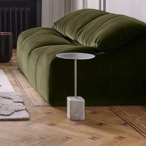 Mesa lateral contemporânea - CUPIDON - Ligne Roset - em aço laqueado / em mármore / com base em mármore