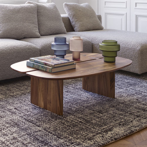 Mesa de centro de design original - INTERVALLE - Ligne Roset - em madeira maciça / com base em madeira maciça / oval