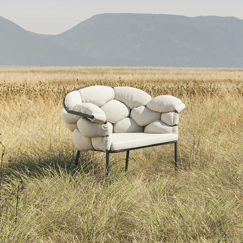 Poltrona de design original - SERPENTINE - Ligne Roset - em tecido / em espuma de poliuretano / em alumínio laqueado