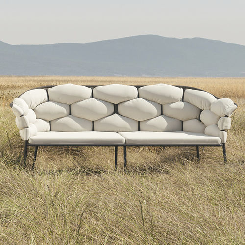 Sofá de design original - SERPENTINE - Ligne Roset - para pátio / de jardim / em tecido