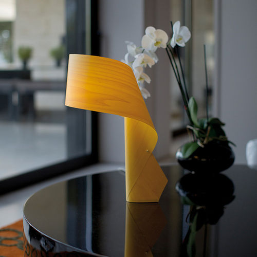 Luminária de mesa - AIR - Lzf-Lamps - em madeira / de design original / Wire