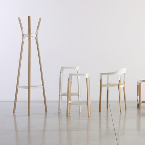 Cabideiro de piso - STEELWOOD - MAGIS - contemporâneo / em poliéster / em chapa