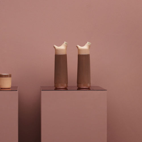 Garrafa em terracota - JUNTO - Normann Copenhagen - da linha comercial / para uso doméstico
