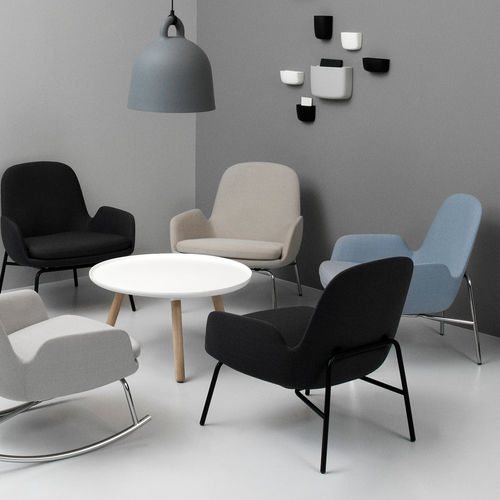 Poltrona contemporânea - ERA - Normann Copenhagen - em couro / em tecido / em carvalho