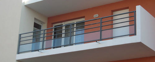 Guarda-corpo em alumínio - FÉRIA - Horizal - com painéis de vidro / com barras / para ambiente externo