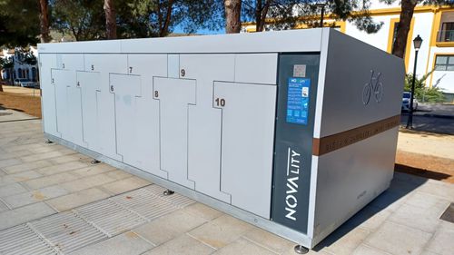 Bicicletário com sistema de segurança - SURFACE B10 - Novality - de piso / com painel solar / com telhado verde