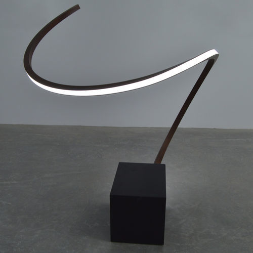 Luminária de piso - HOXY - KISSA LAMPS - em alumínio extrudado / em laminado / de design original