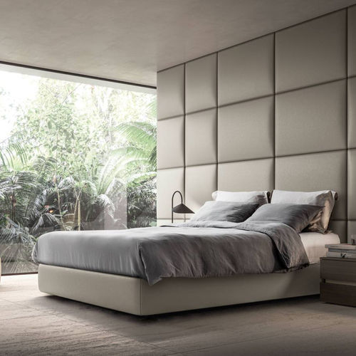 Cama de casal - BUILD ME - Kico srl - contemporânea / estofada / com cabeceira estofada