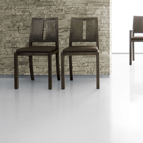 Cadeira contemporânea - L304 - LANDO - para ambiente interno / em tecido / com base em madeira