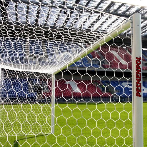 Rede de futebol em PE - 9-07 - Pesmenpol - em PP / branca / preta